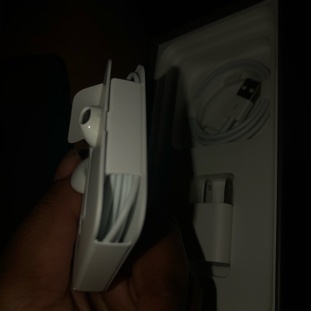 iPhone 8 Plus - Picture 3 of 3